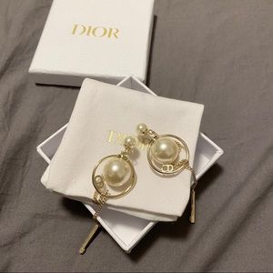 Dior Pearl earrings